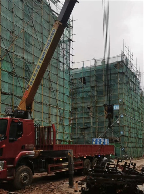 远安县“慢工细活”—— 吊车的 “微动控制” 技术